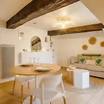 La Casa — Joli Nid Douillet Place St-sauveur * Caen