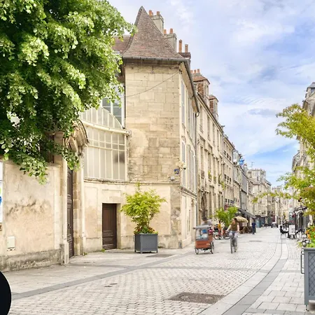 La Casa — Joli Nid Douillet Place St-sauveur * Caen