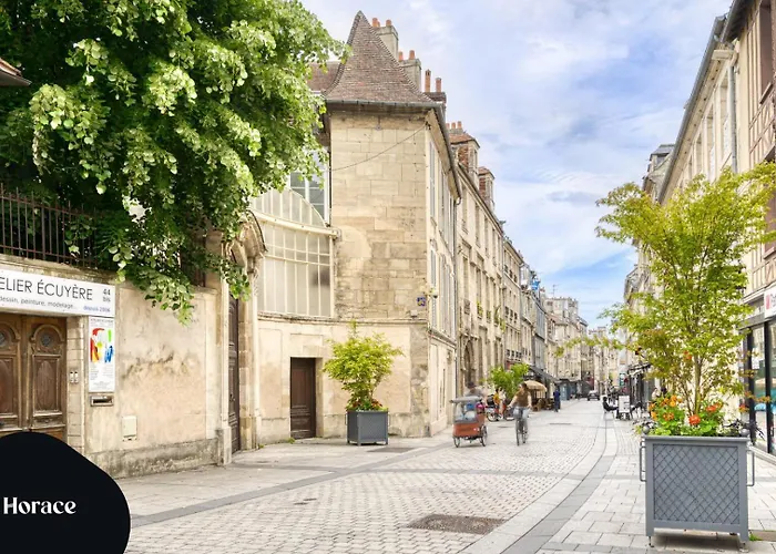 La Casa — Joli Nid Douillet Place St-sauveur * Caen